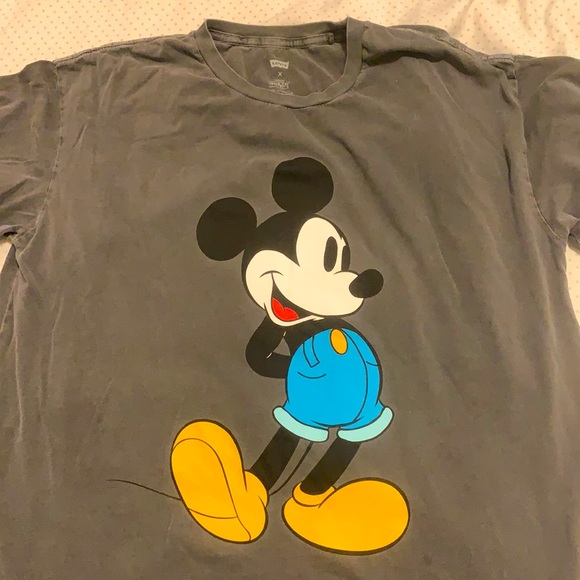 Levi's Tops - Levi’s Disney oversize tee